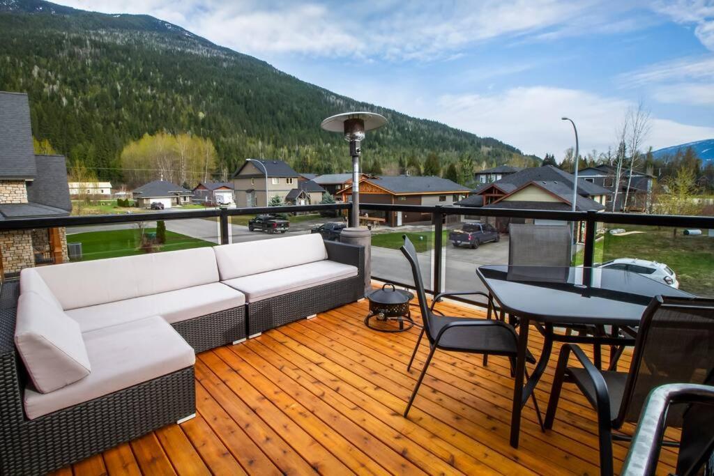 The Best 2 Bedrooms Suite In Revelstoke! Экстерьер фото