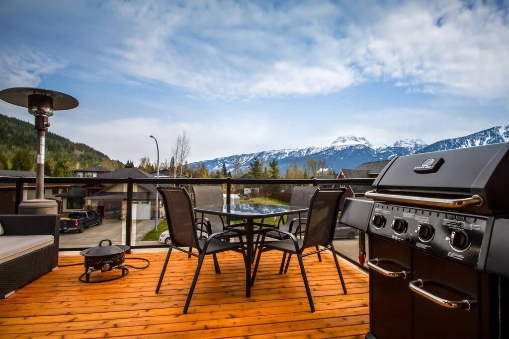 The Best 2 Bedrooms Suite In Revelstoke! Экстерьер фото
