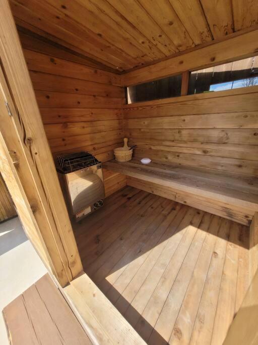 The Best 2 Bedrooms Suite In Revelstoke! Экстерьер фото